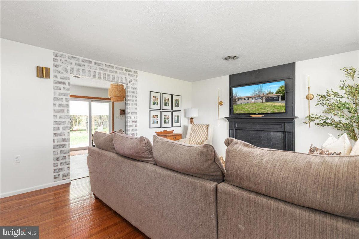 32 Cheerful Faye Drive photo 9