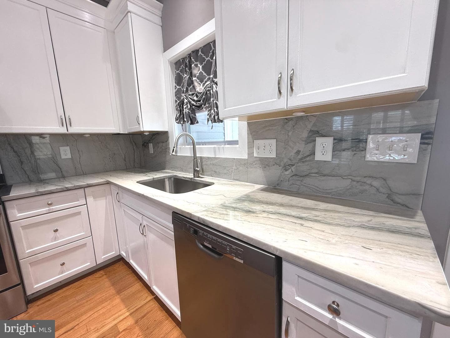 210 Aylesbury Ln photo 7