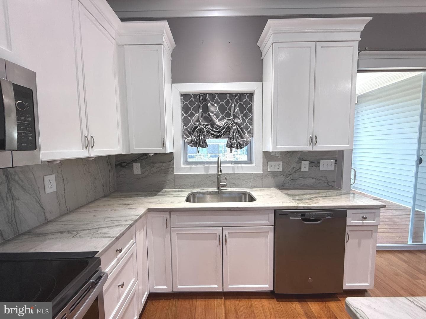 210 Aylesbury Ln photo 8