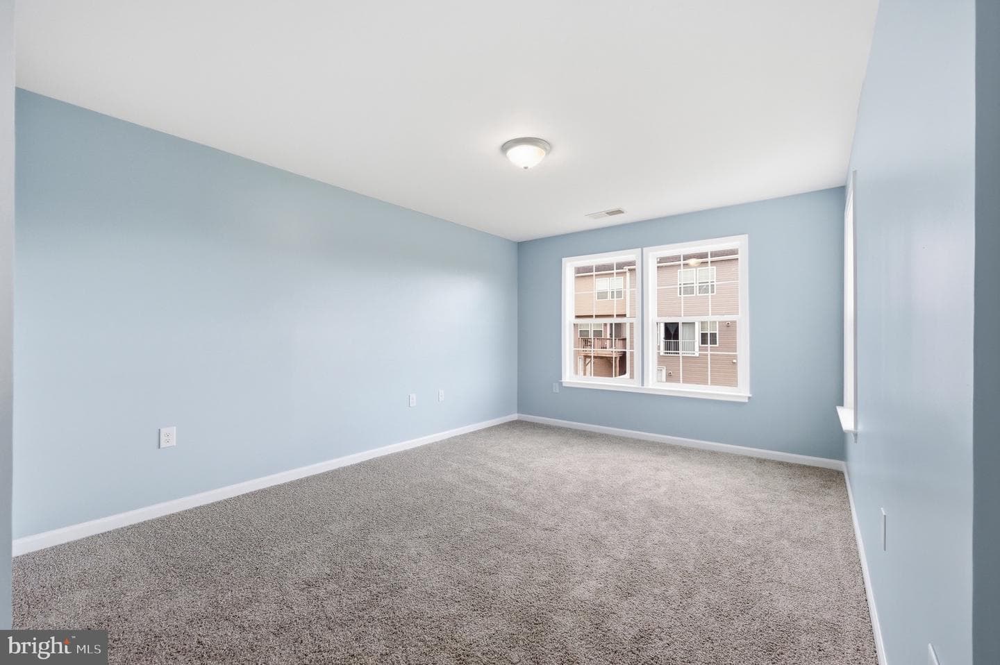 49 Britania Court photo 29