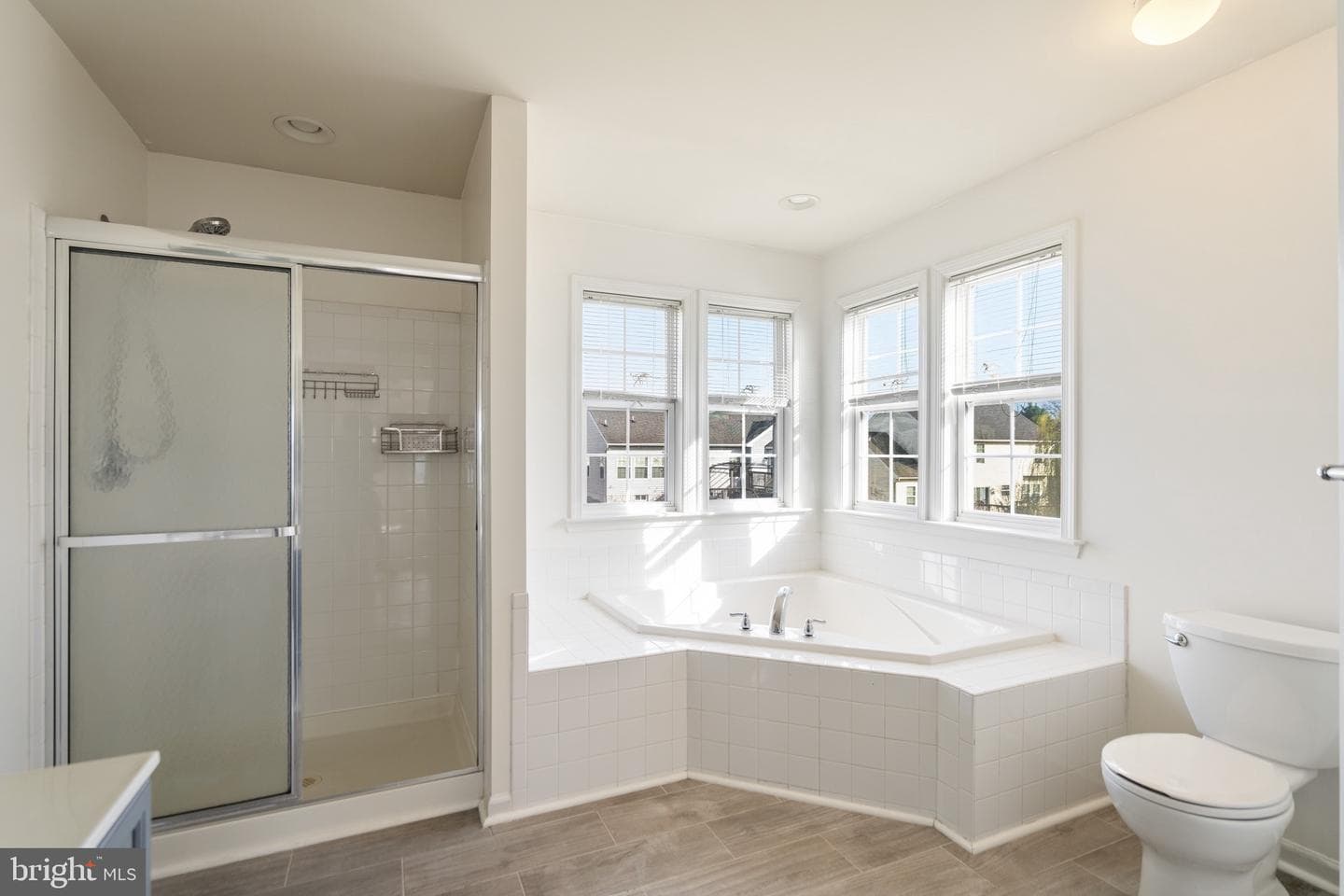 471 Bentley Drive photo 27