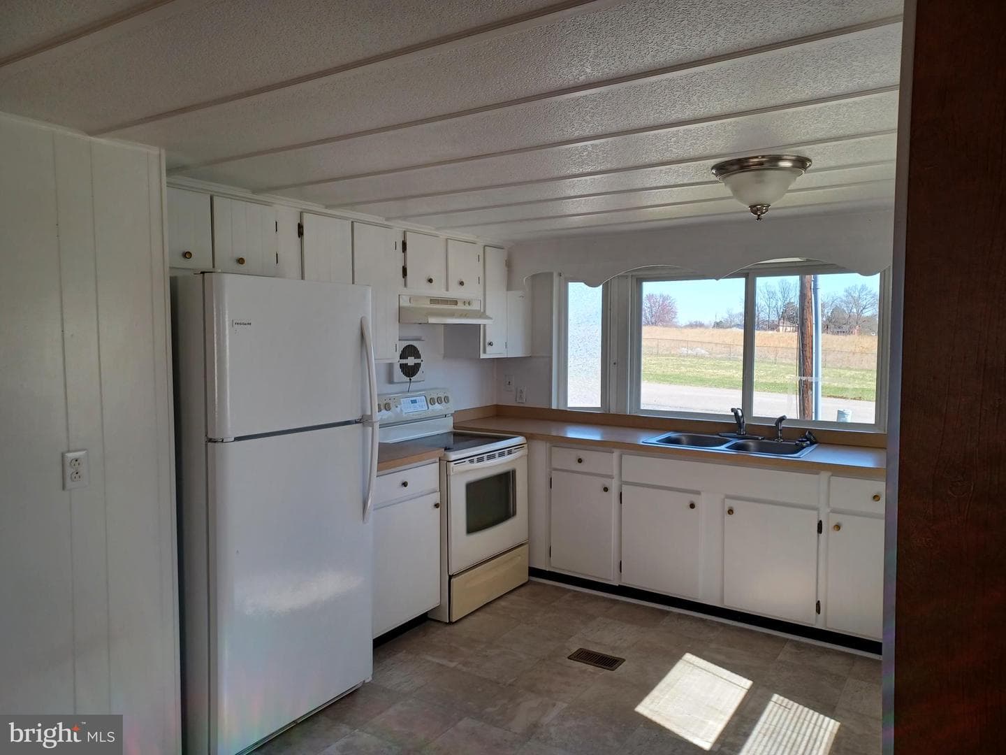 130 Treatwater Drive photo 6