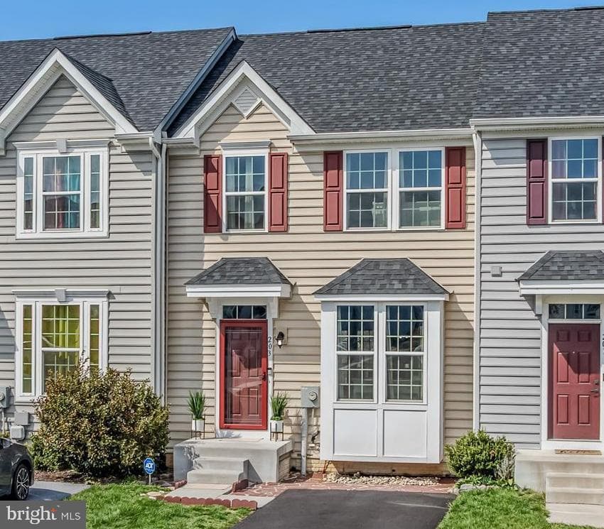 203 Ontario Drive photo 2