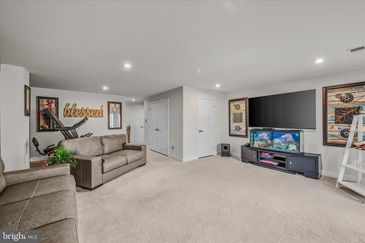 203 Ontario Drive photo 31