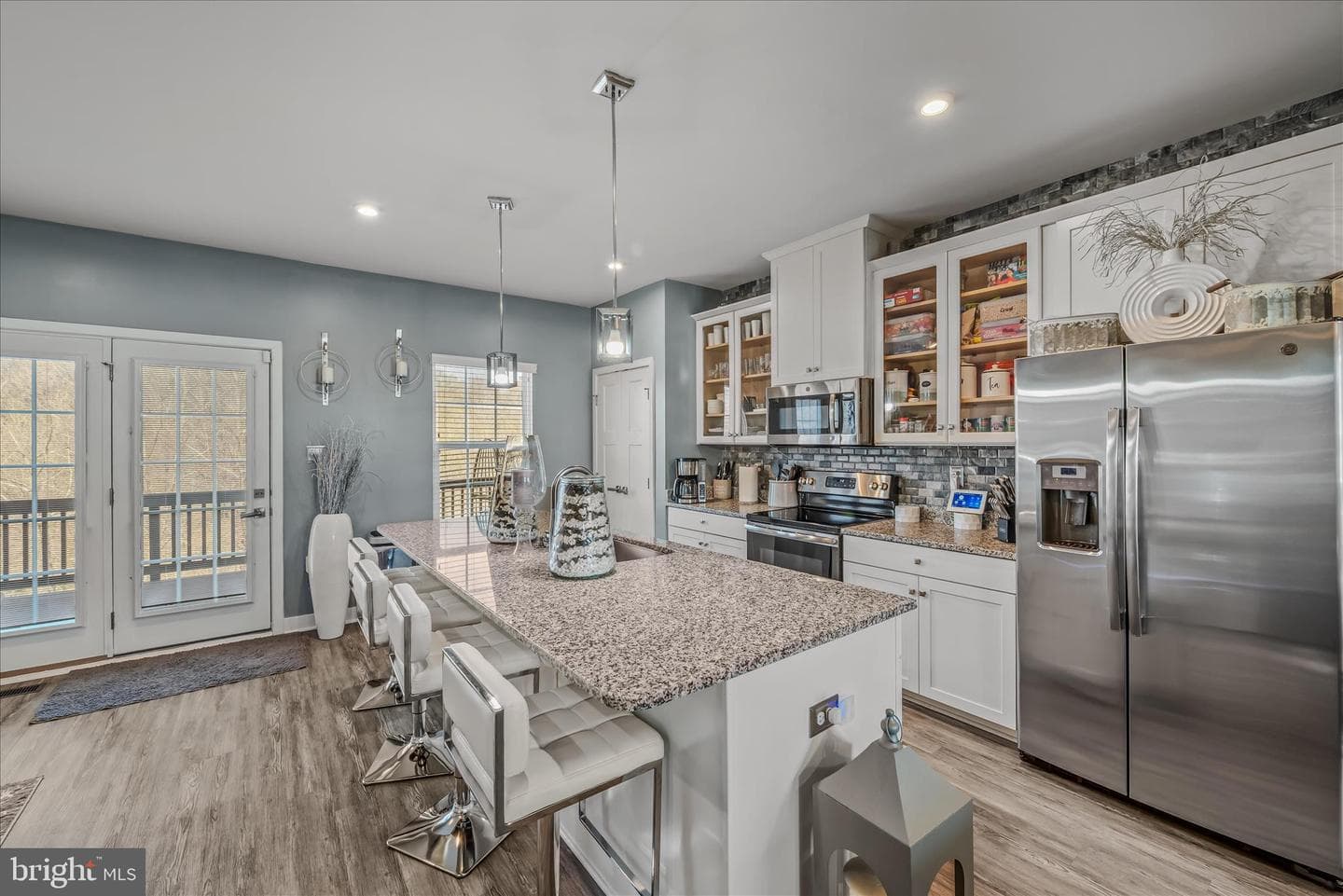 203 Ontario Drive photo 4