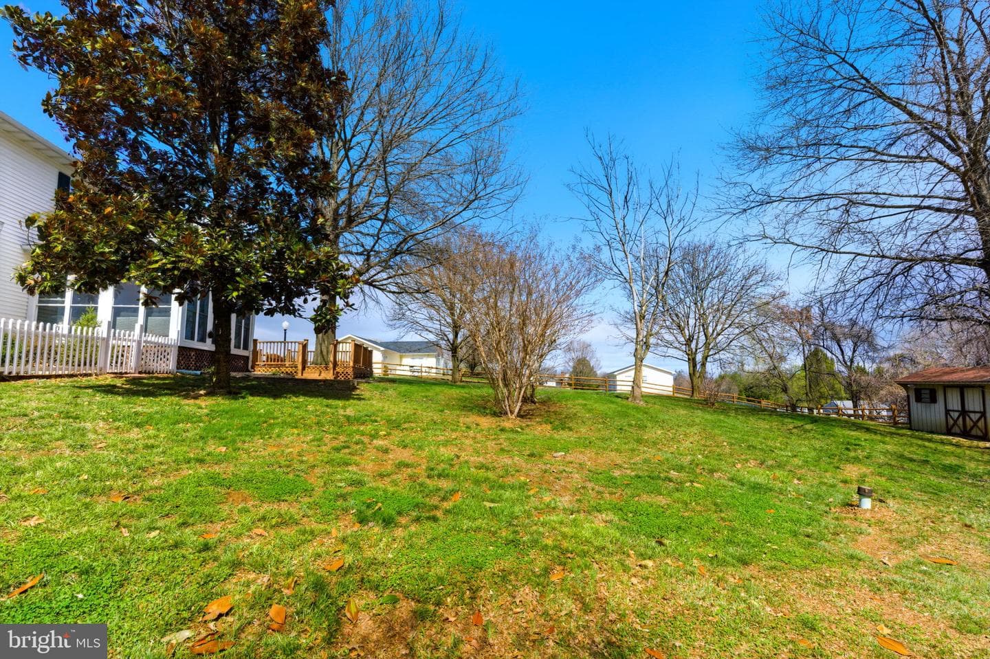 34 Renaissance Drive photo 13