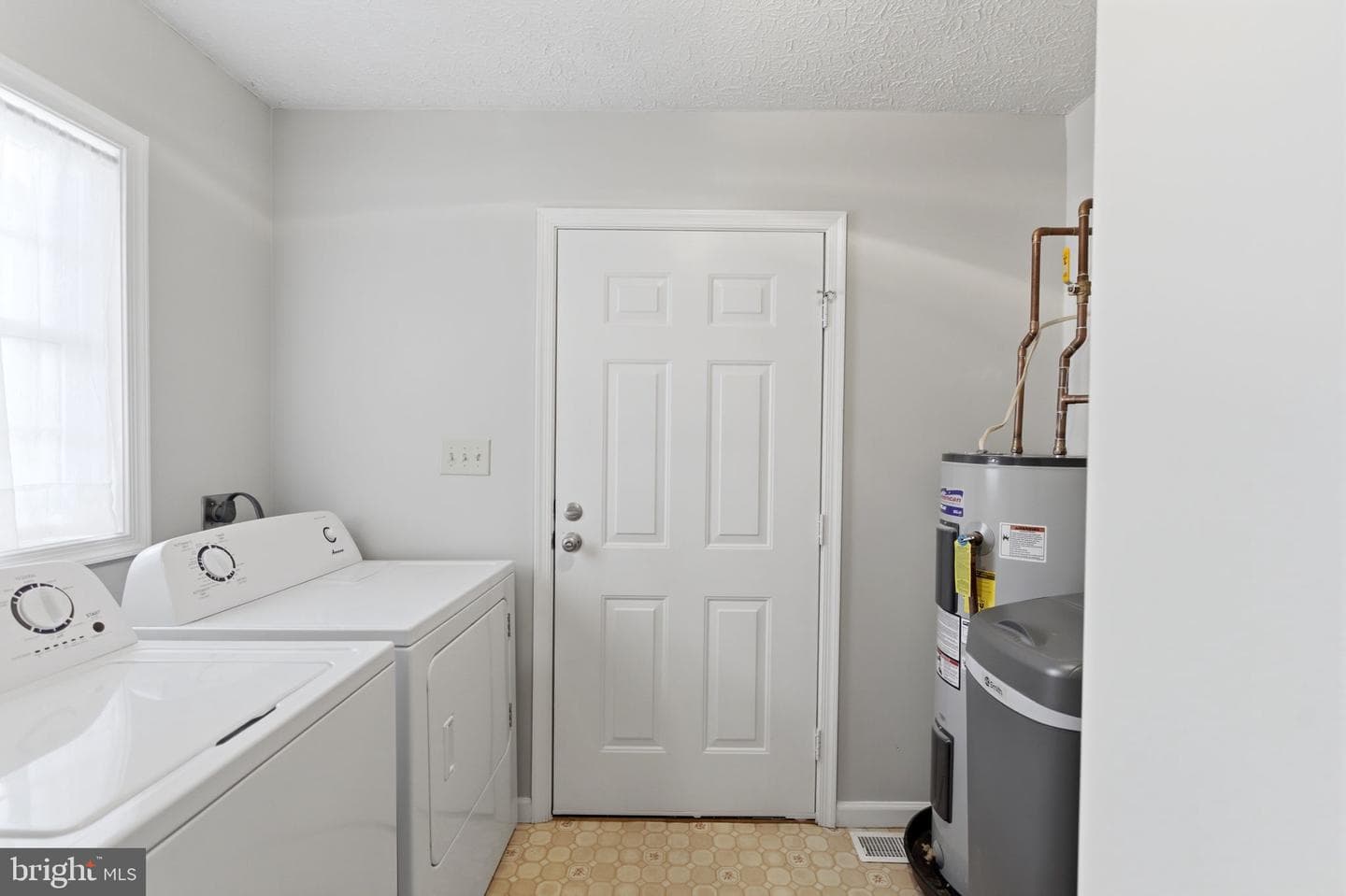 34 Renaissance Drive photo 41