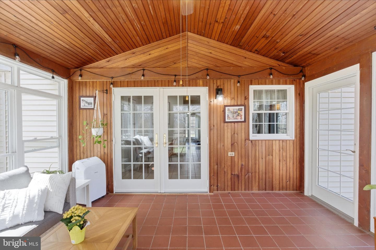 34 Renaissance Drive photo 44