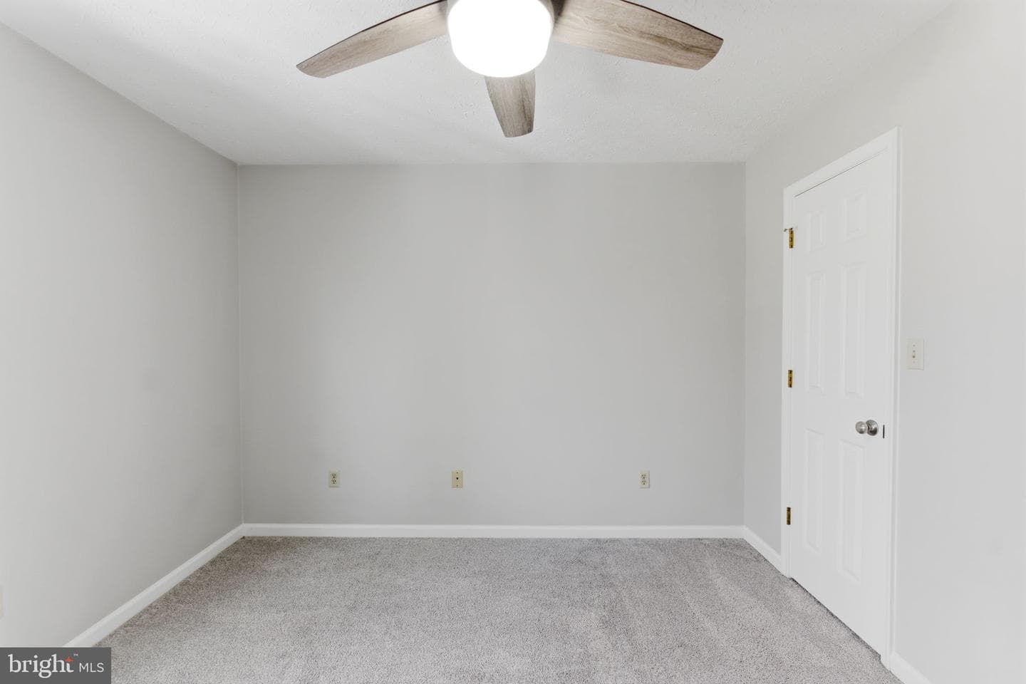 34 Renaissance Drive photo 52