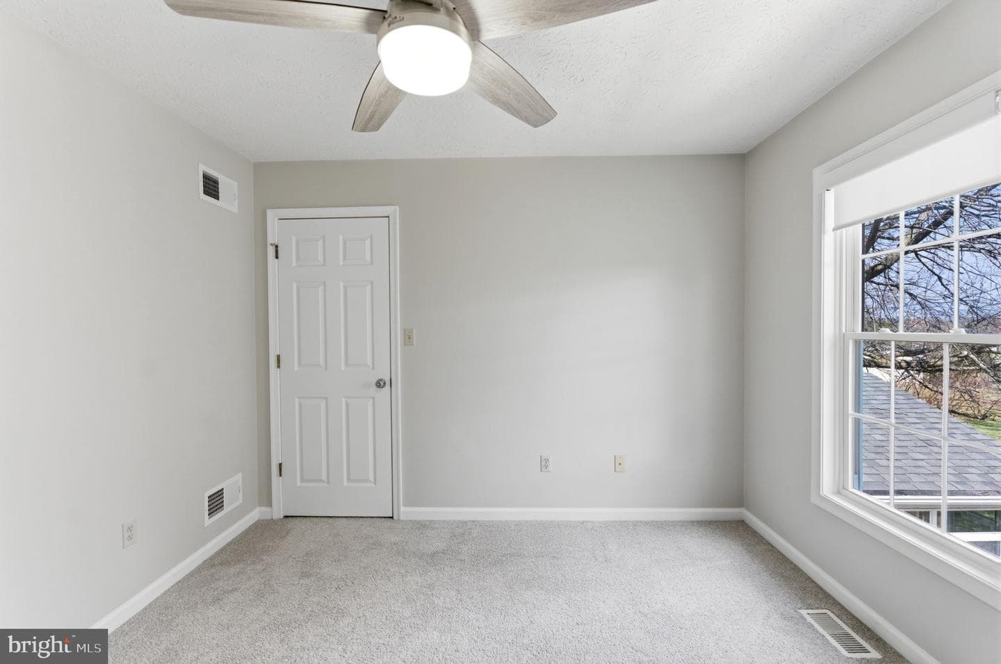 34 Renaissance Drive photo 53