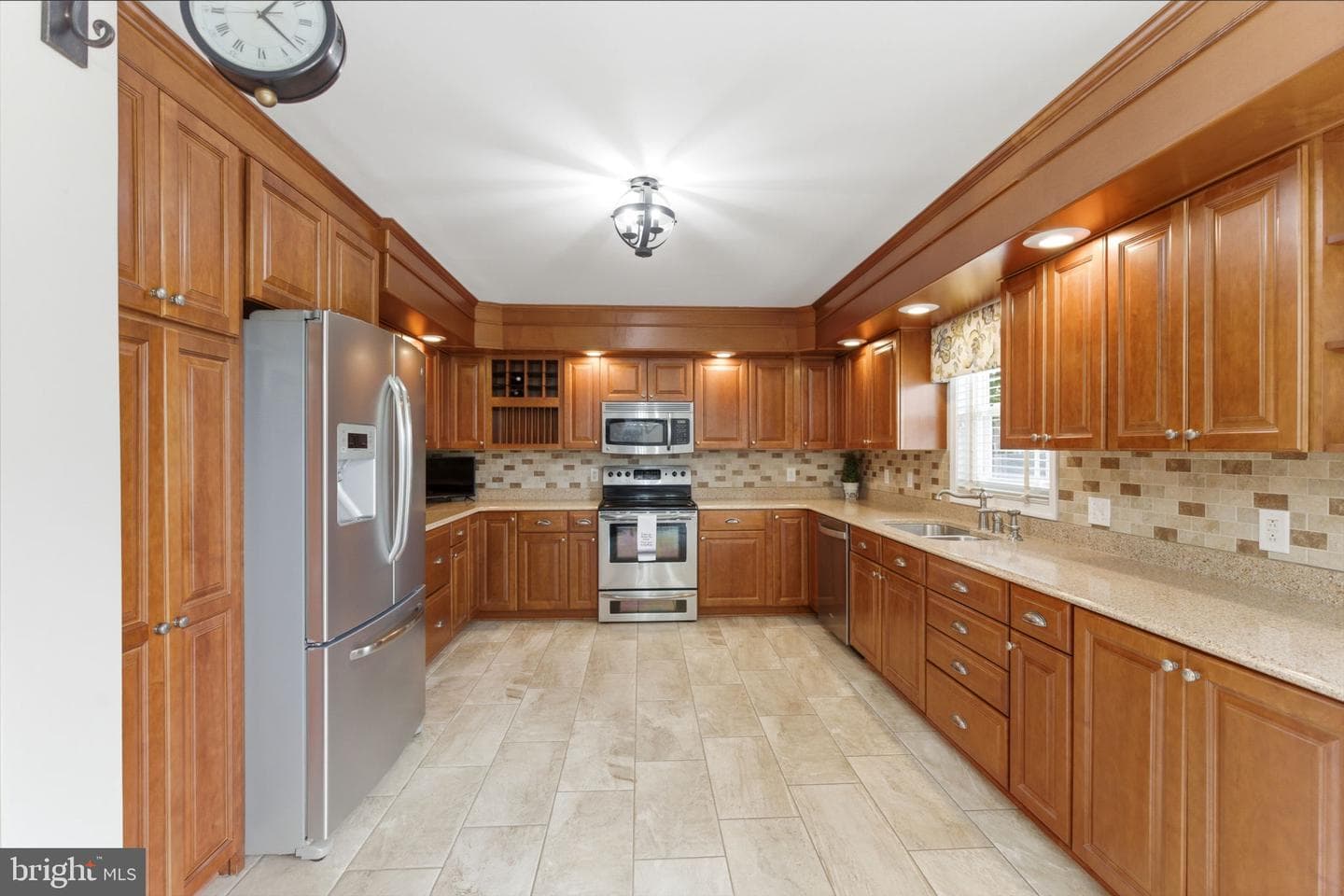 17 Renaissance Drive photo 27