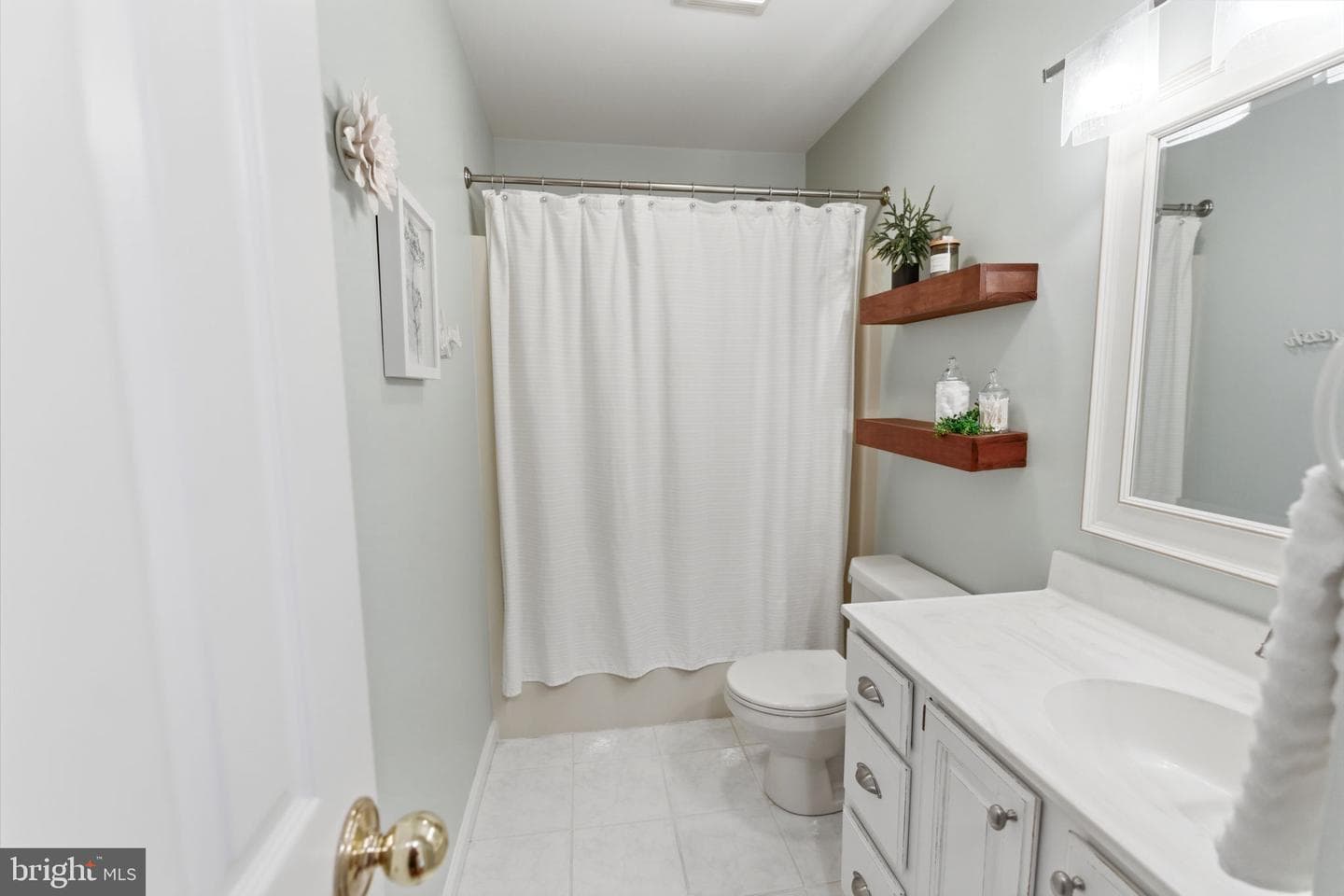 17 Renaissance Drive photo 44