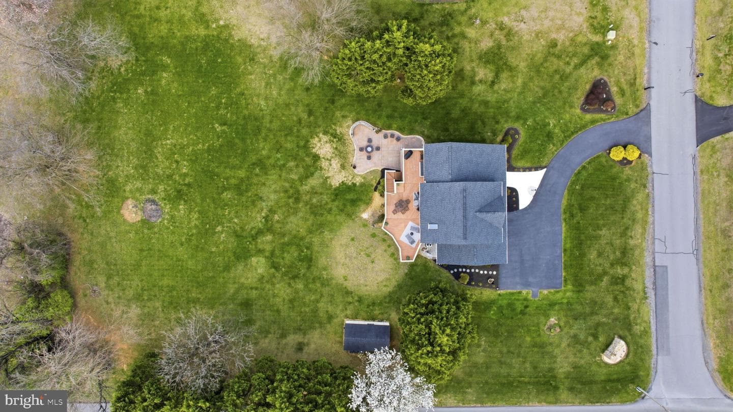 17 Renaissance Drive photo 78