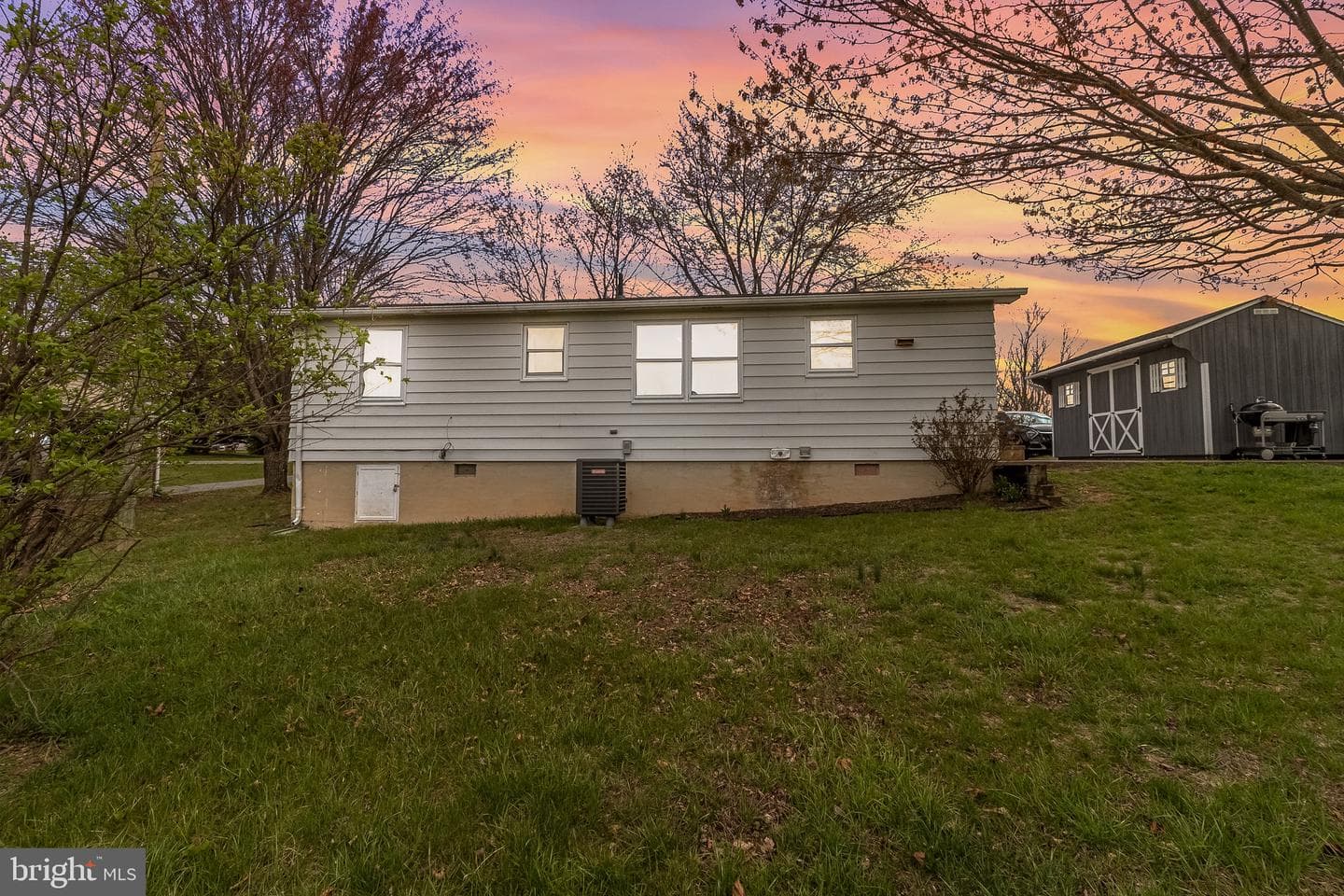 1570 Nadenbousch Lane photo 3
