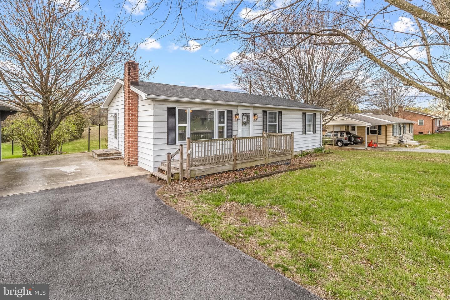 1570 Nadenbousch Lane photo 5