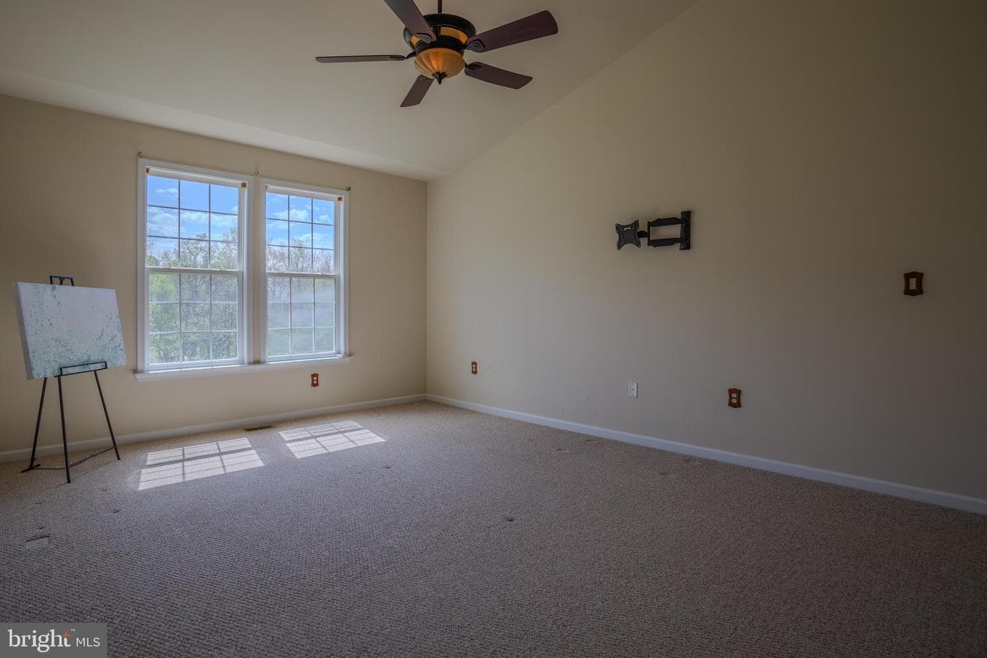 633 Bentley Drive photo 15