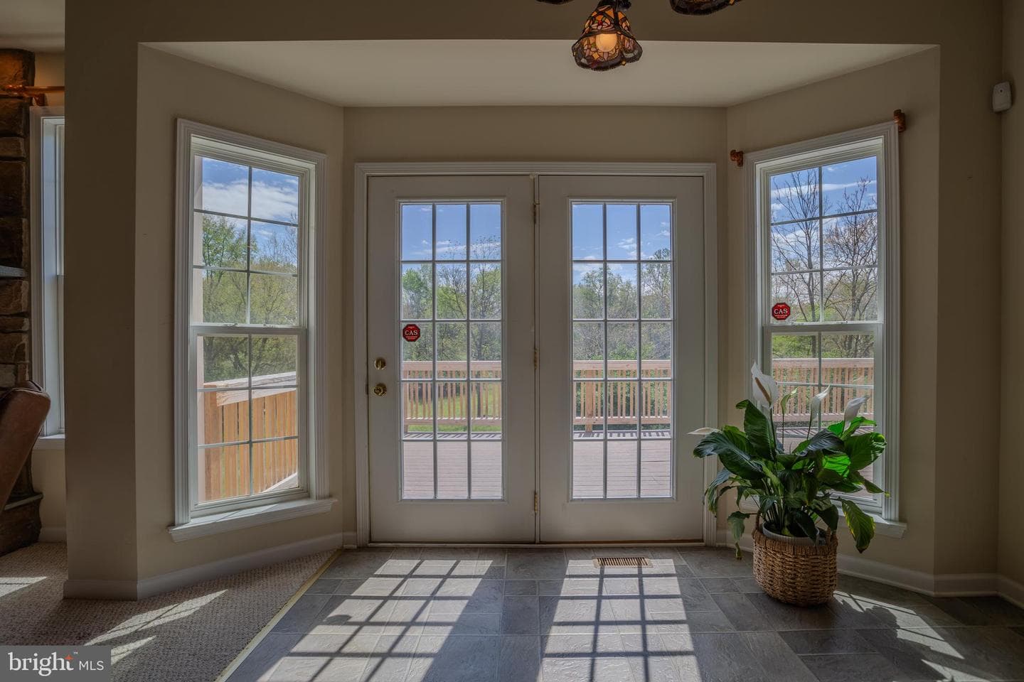 633 Bentley Drive photo 3