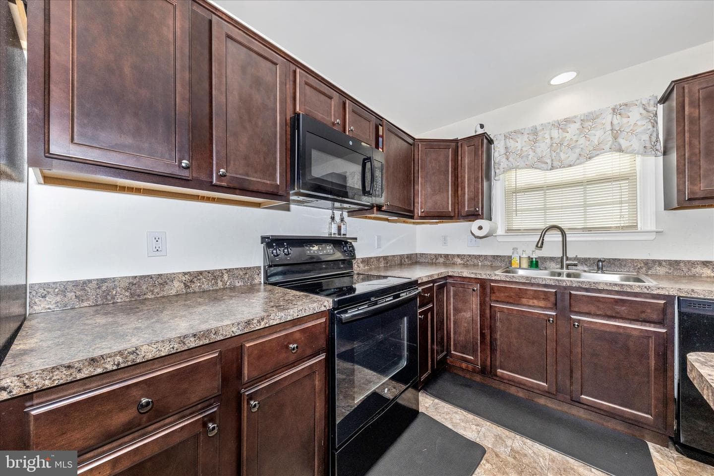 47 Carmody Lane photo 9