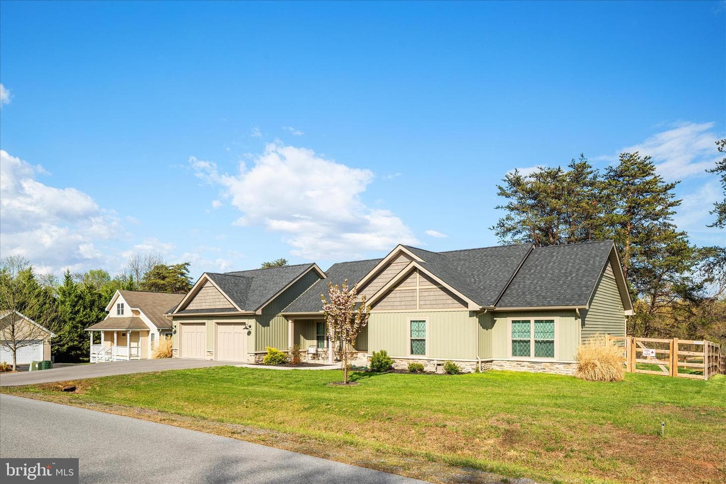 483 Wampum Lane photo 3