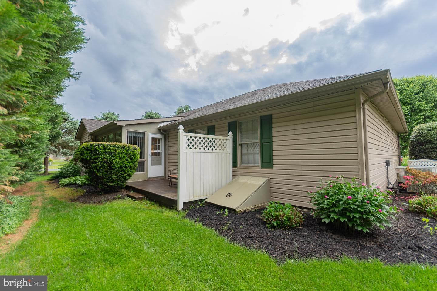 406 Azalea Lane photo 15
