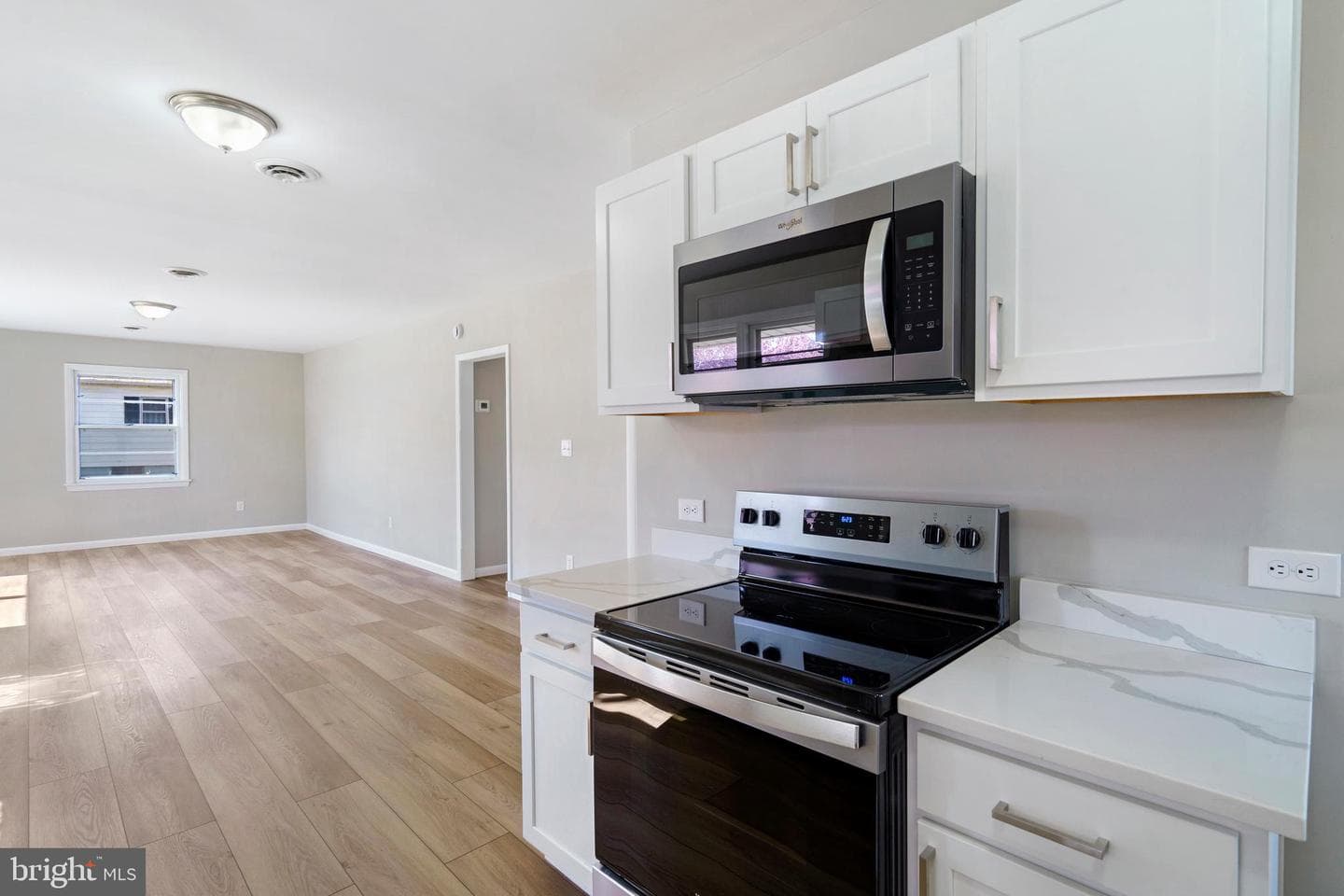 924 Kaufman Avenue photo 4