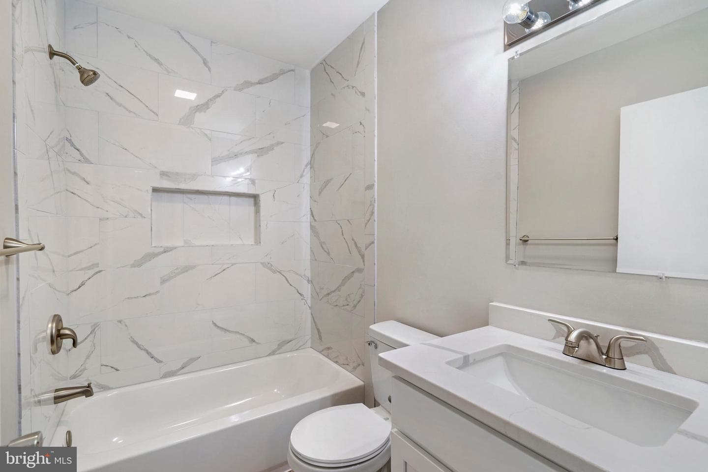924 Kaufman Avenue photo 8