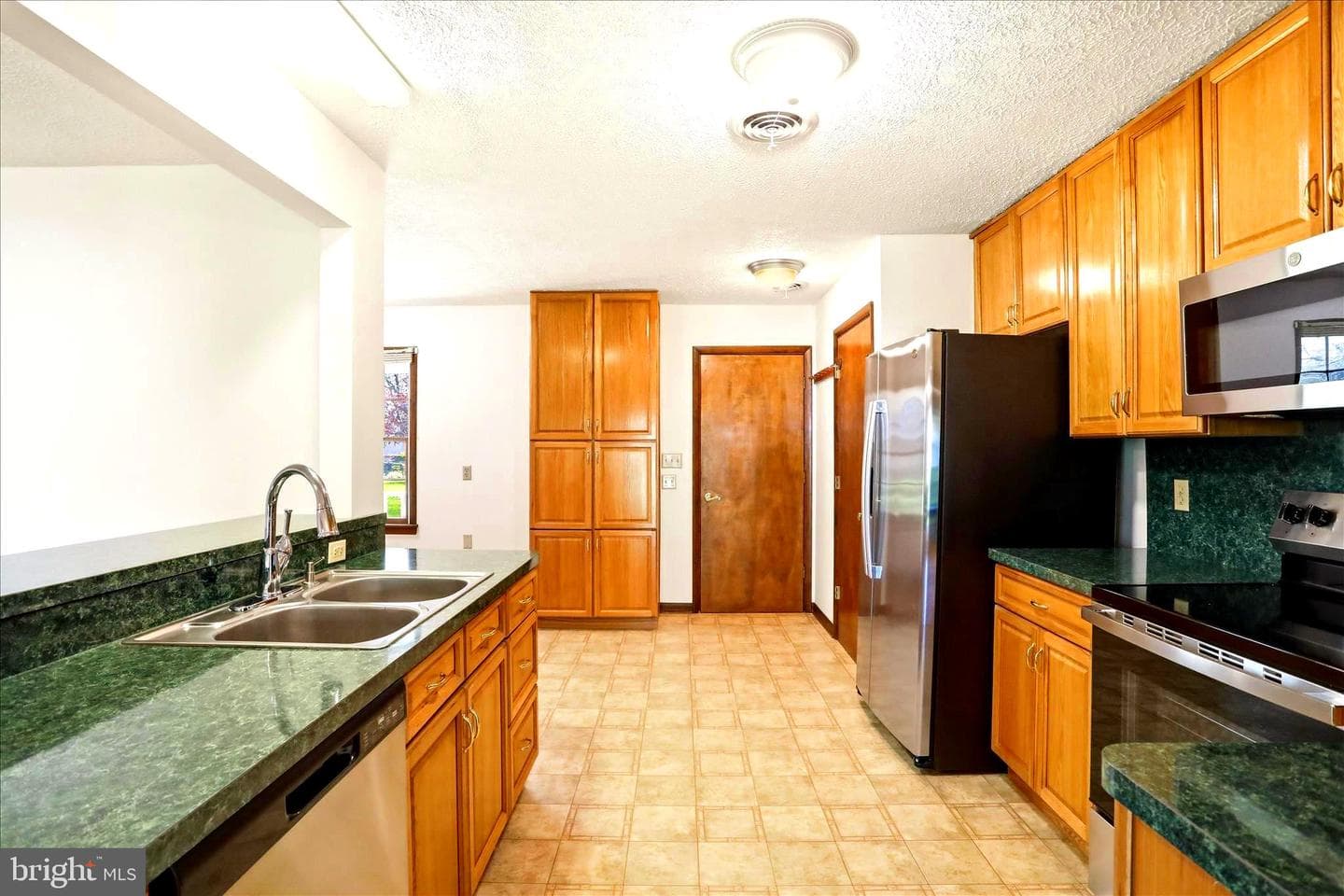 229 Hollis Drive photo 25