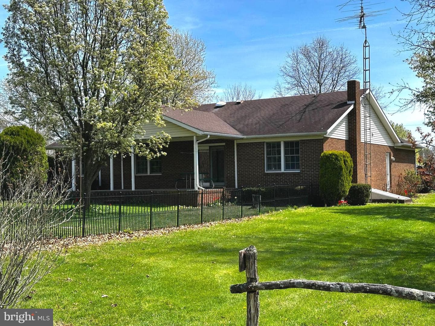229 Hollis Drive photo 6