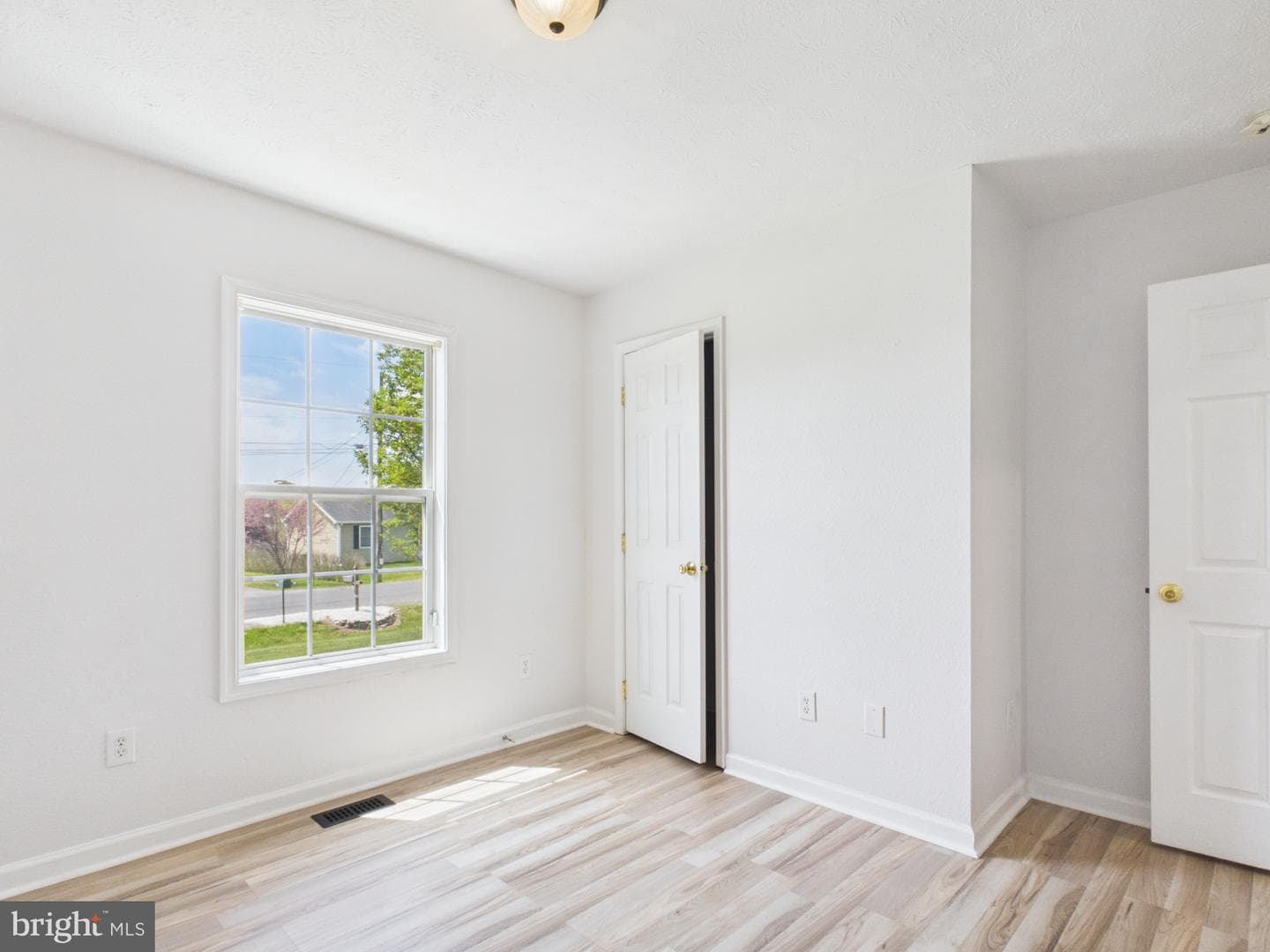 218 Larry Way photo 13