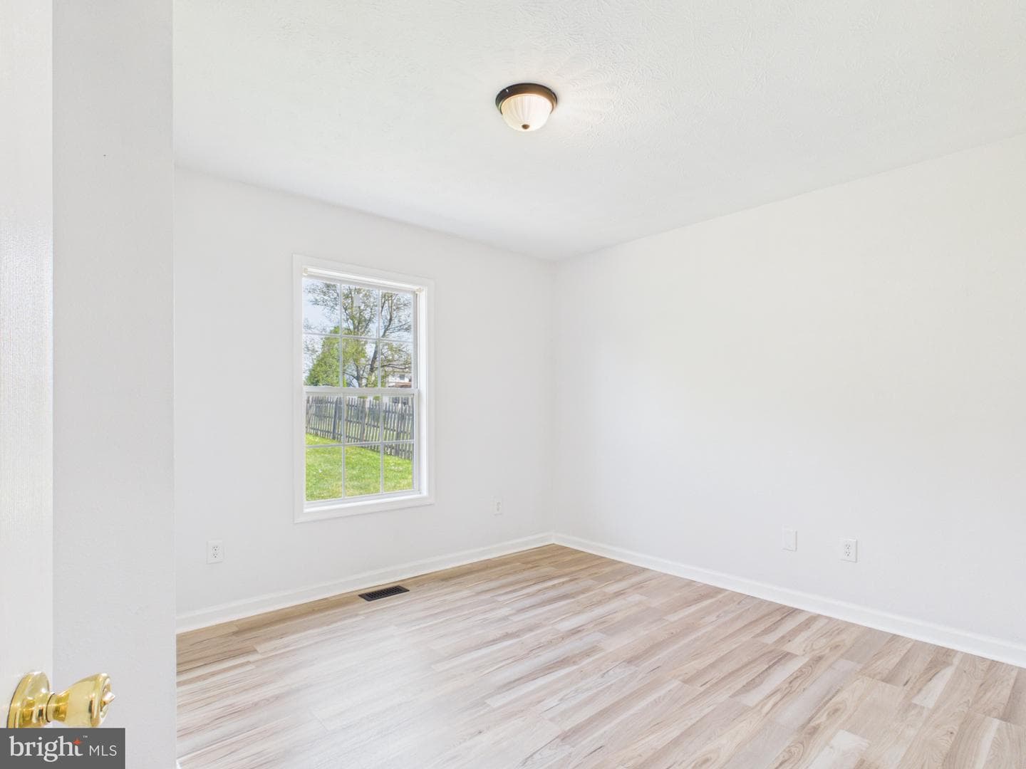 218 Larry Way photo 15