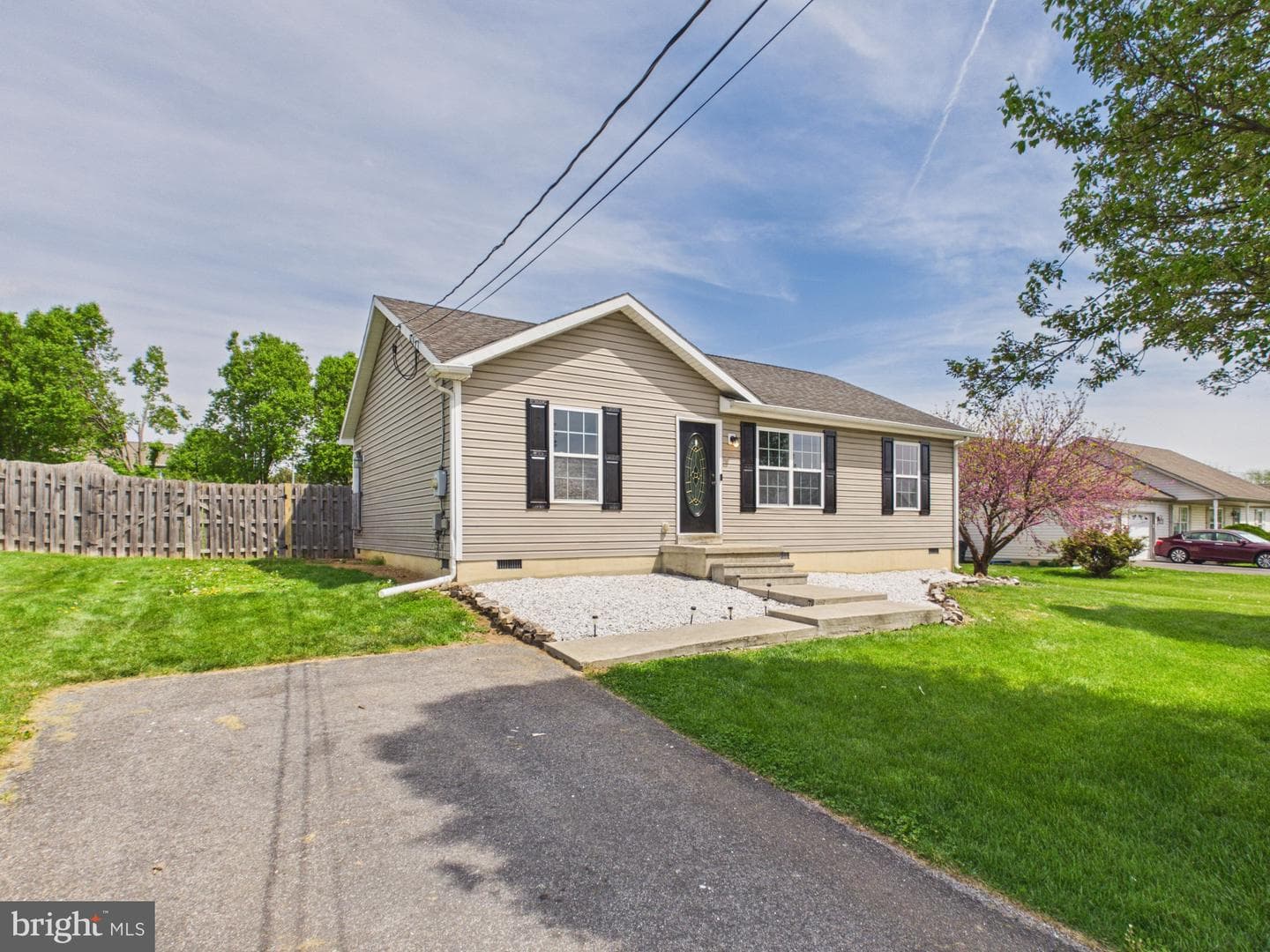 218 Larry Way photo 4
