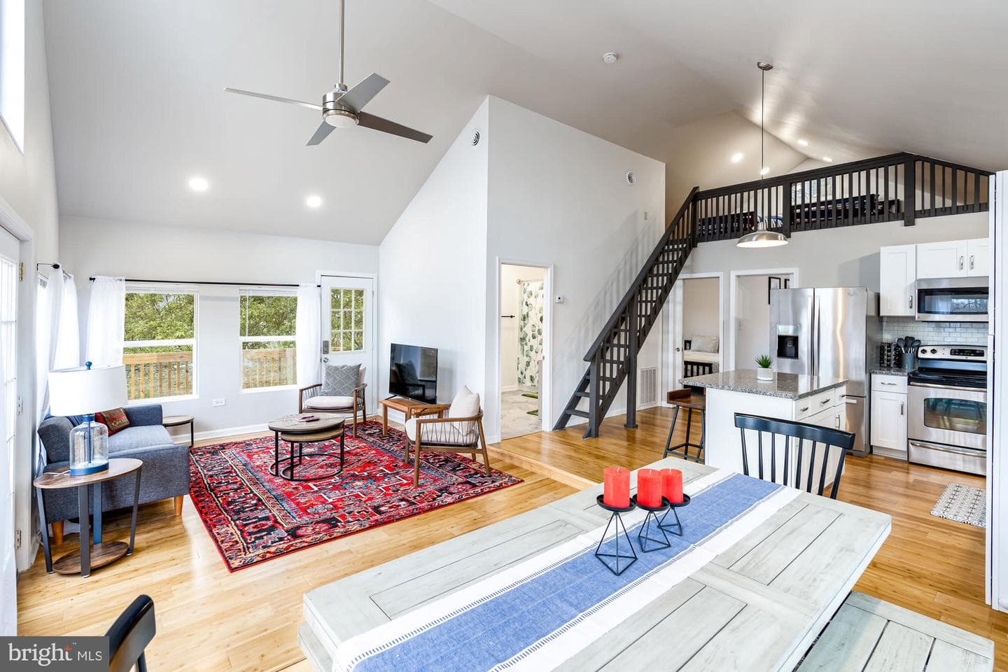 221 Dewdrop Lane photo 3