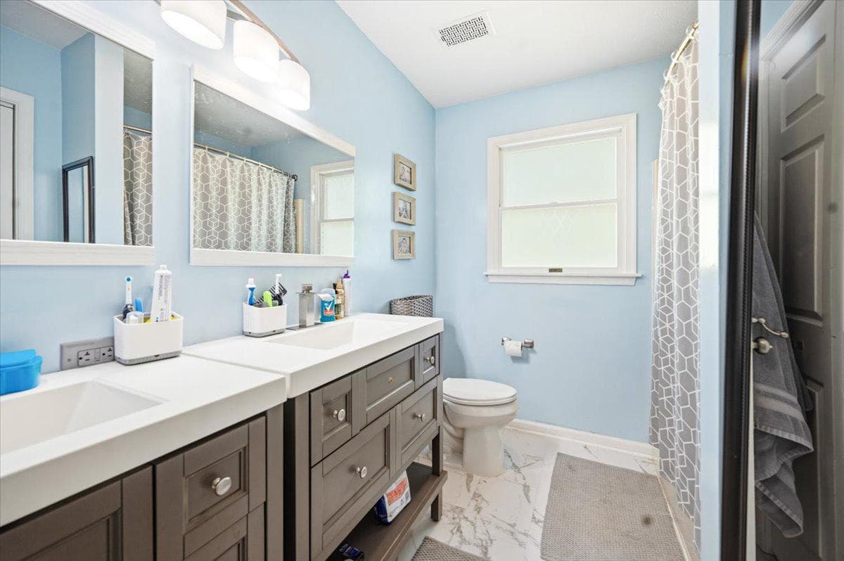 426 Appian Way photo 38
