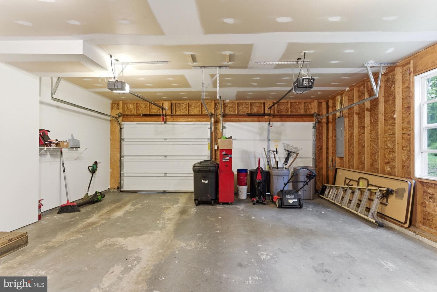 336 Zenith Drive photo 28