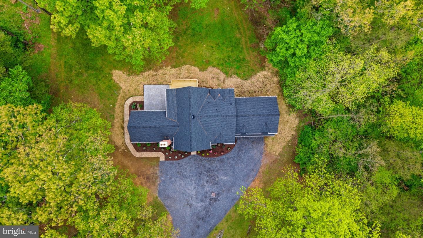 387 Weaver Lane photo 5