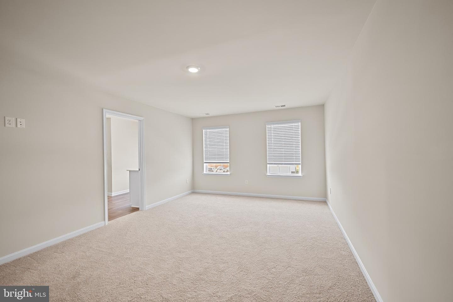 380 Orpington Drive photo 9
