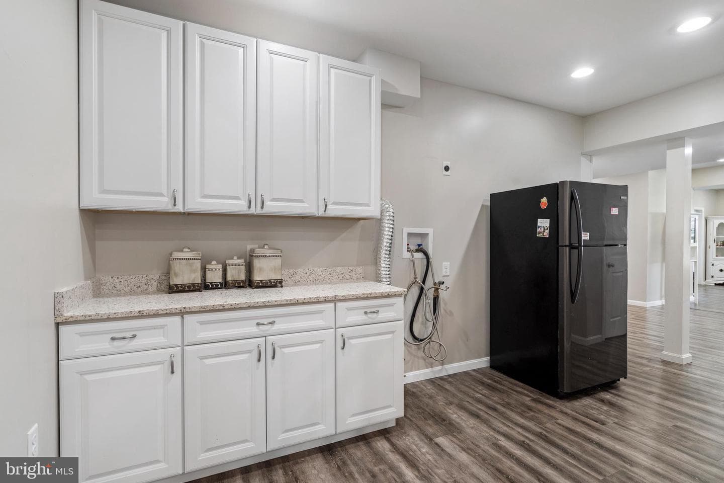 667 Hallmark Drive photo 36