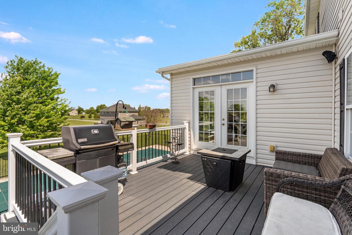 667 Hallmark Drive photo 39