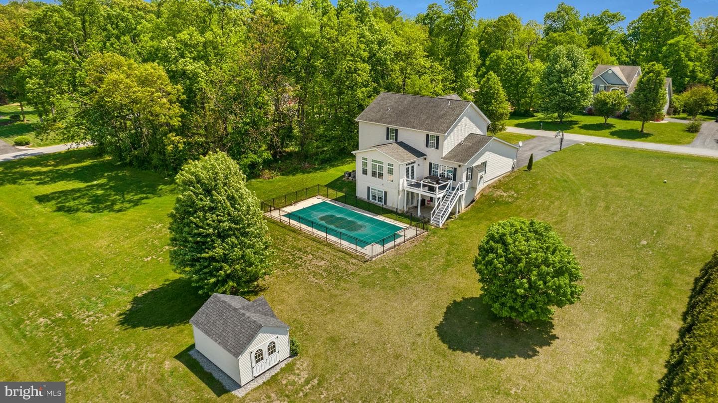 667 Hallmark Drive photo 45