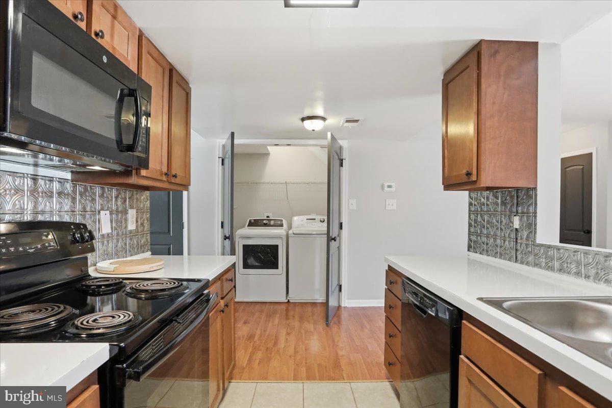 388 Dorothy Court photo 11
