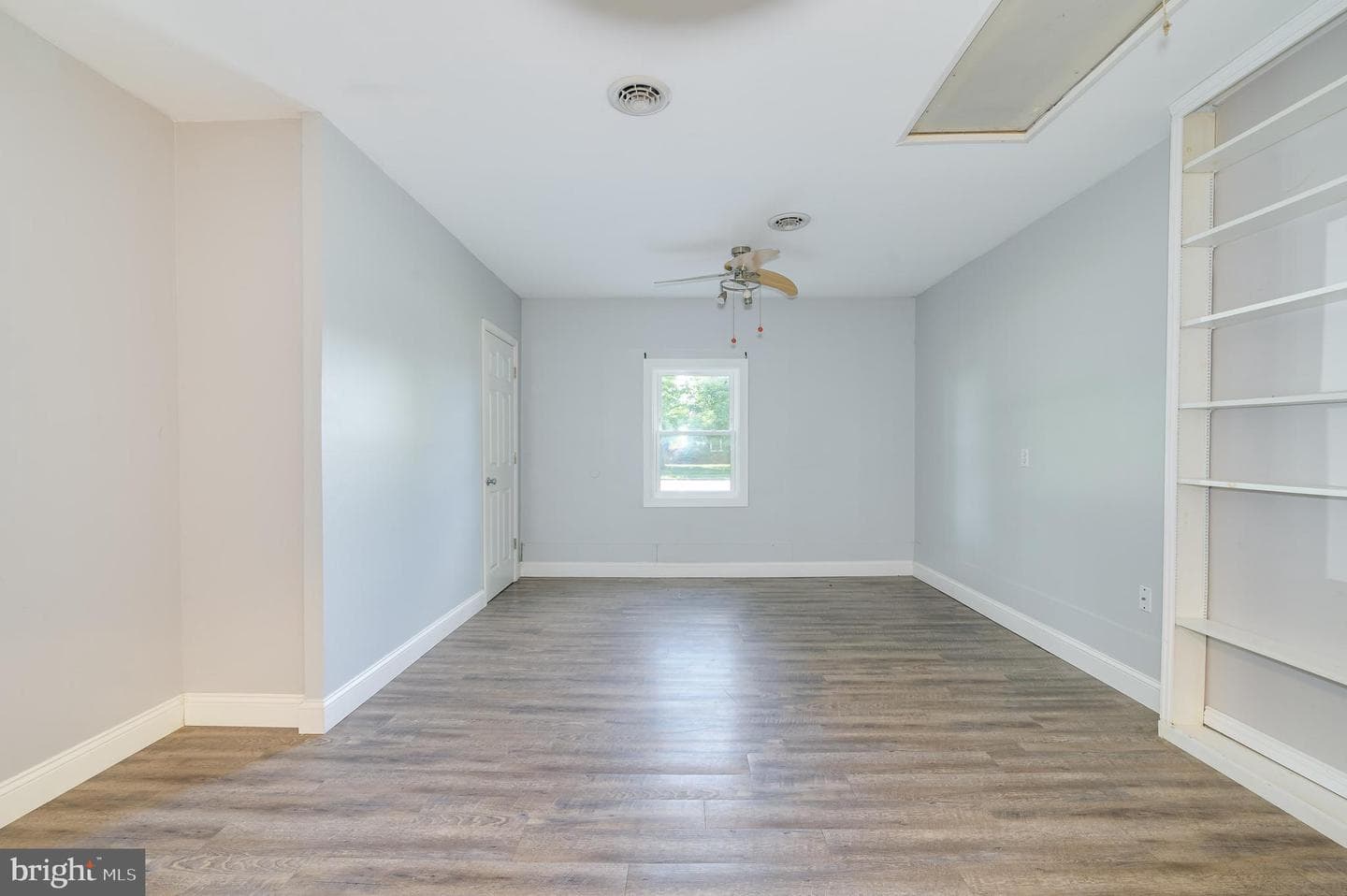 486 Richard Street photo 14