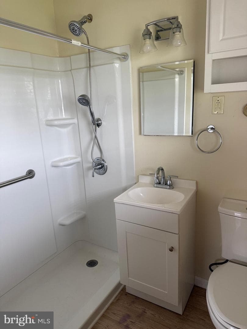 328 Richard Street photo 22