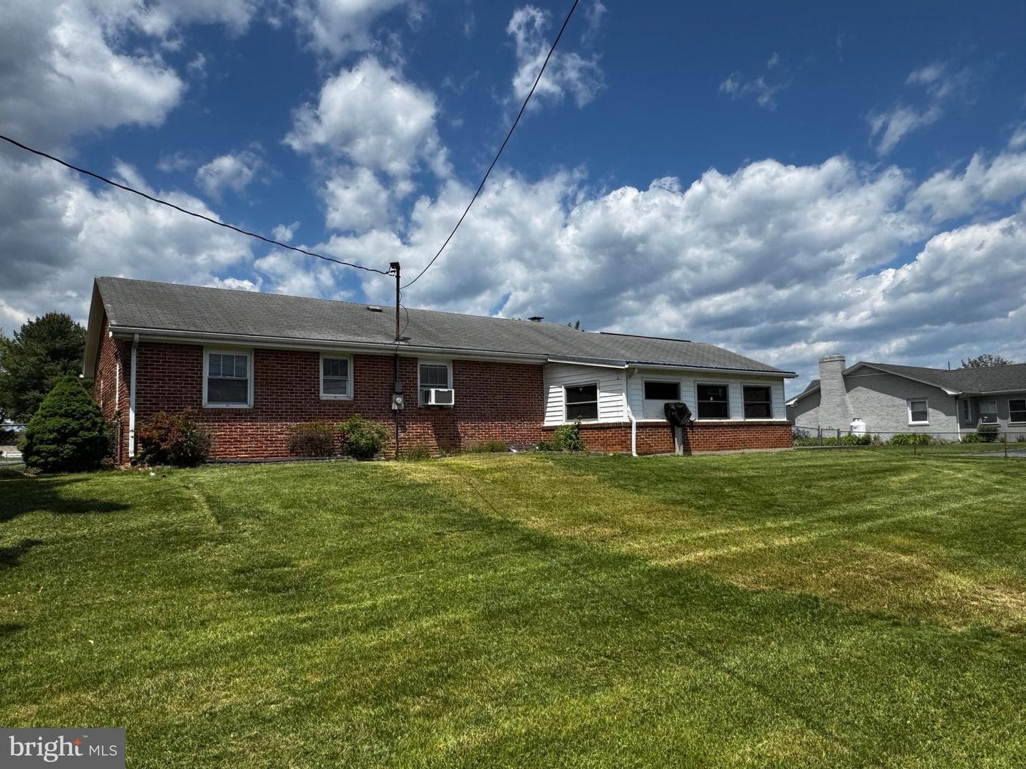 328 Richard Street photo 9