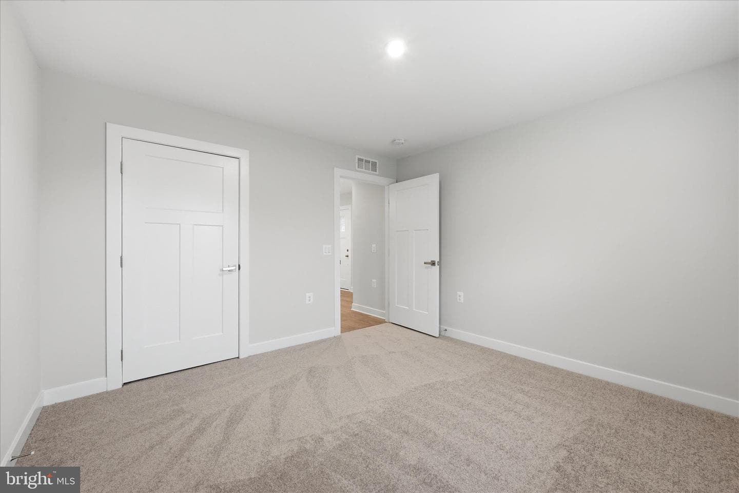 111 Hydro Road photo 17