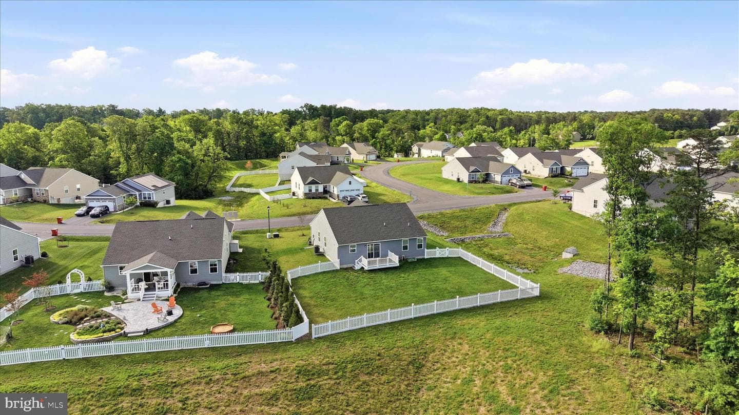 111 Hydro Road photo 42