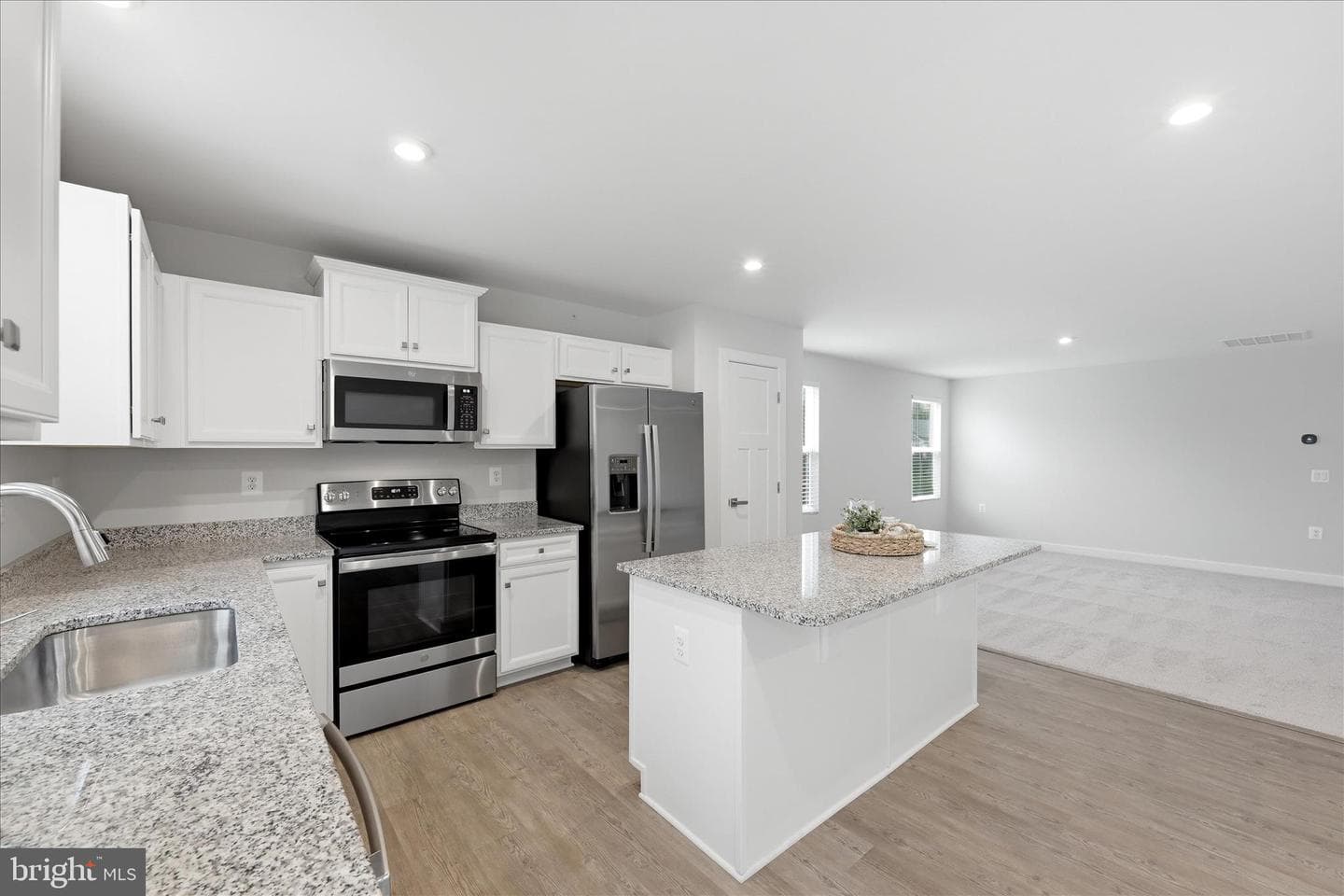 111 Hydro Road photo 6