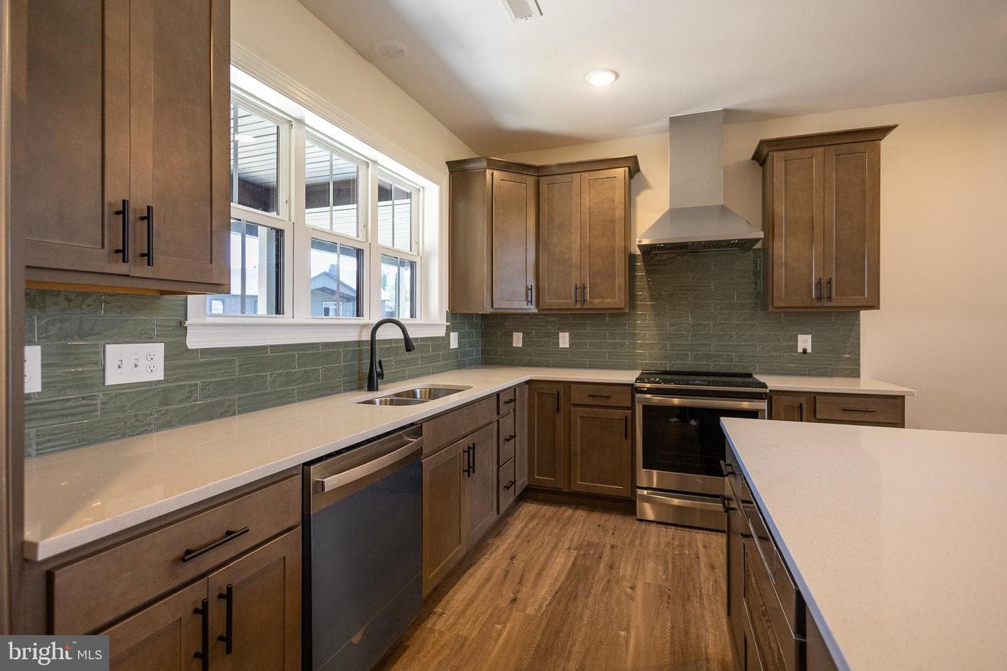 70 Midland Court photo 23