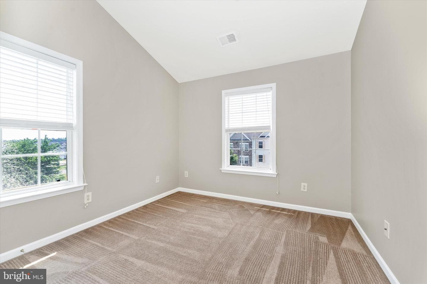 112 Raphael Court photo 30