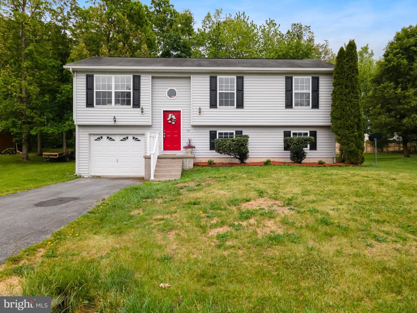 127 Thoreau Drive photo 2