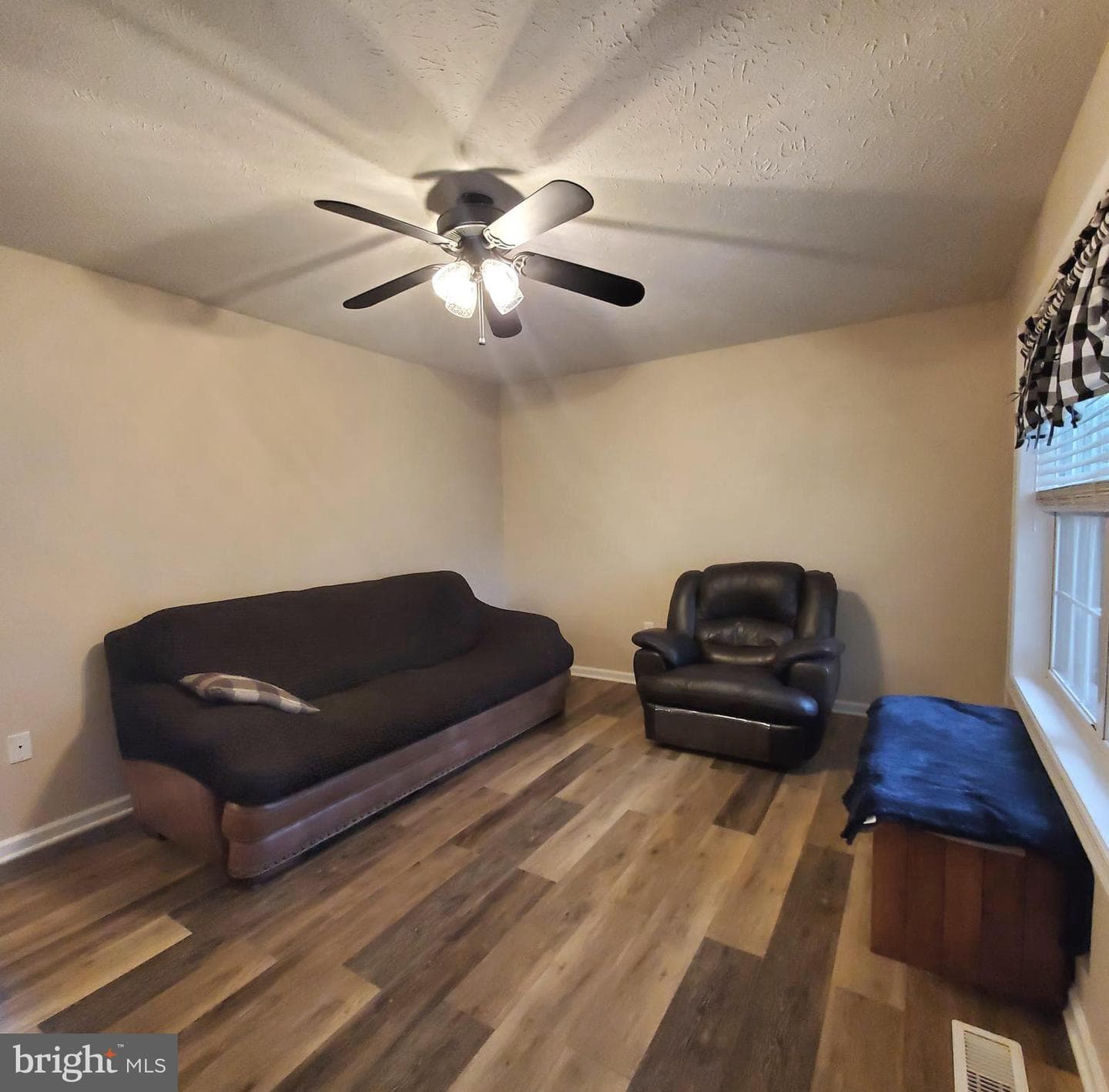 118 Strada Drive W photo 4